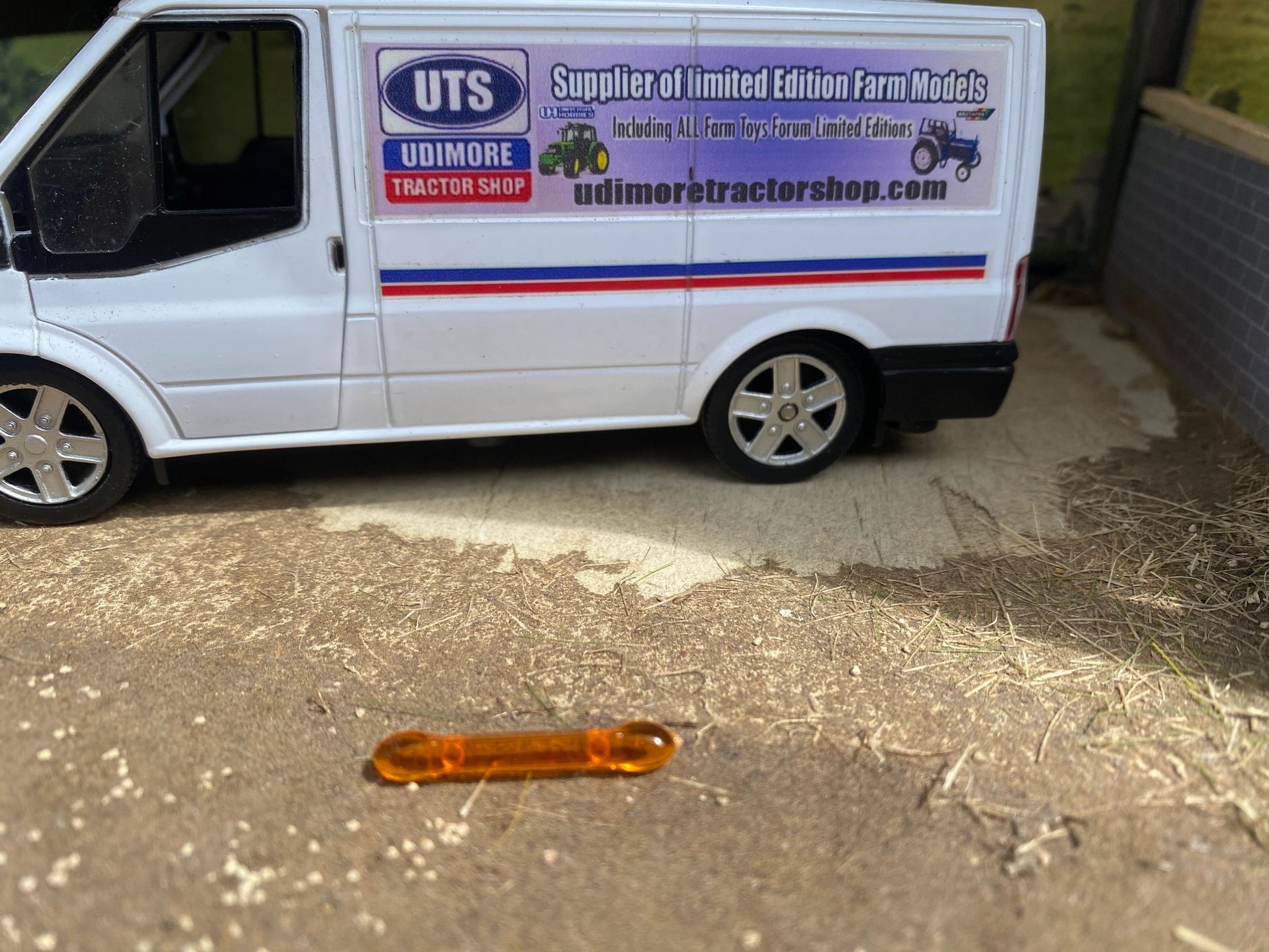 Flashing light bar beacon 25mm tractor truck 1:32 scale Image 3