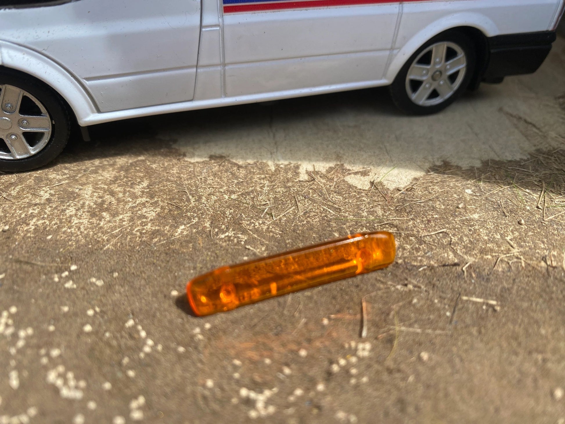 Flashing light bar beacon 31mm tractor truck 1:32 scale Image 3
