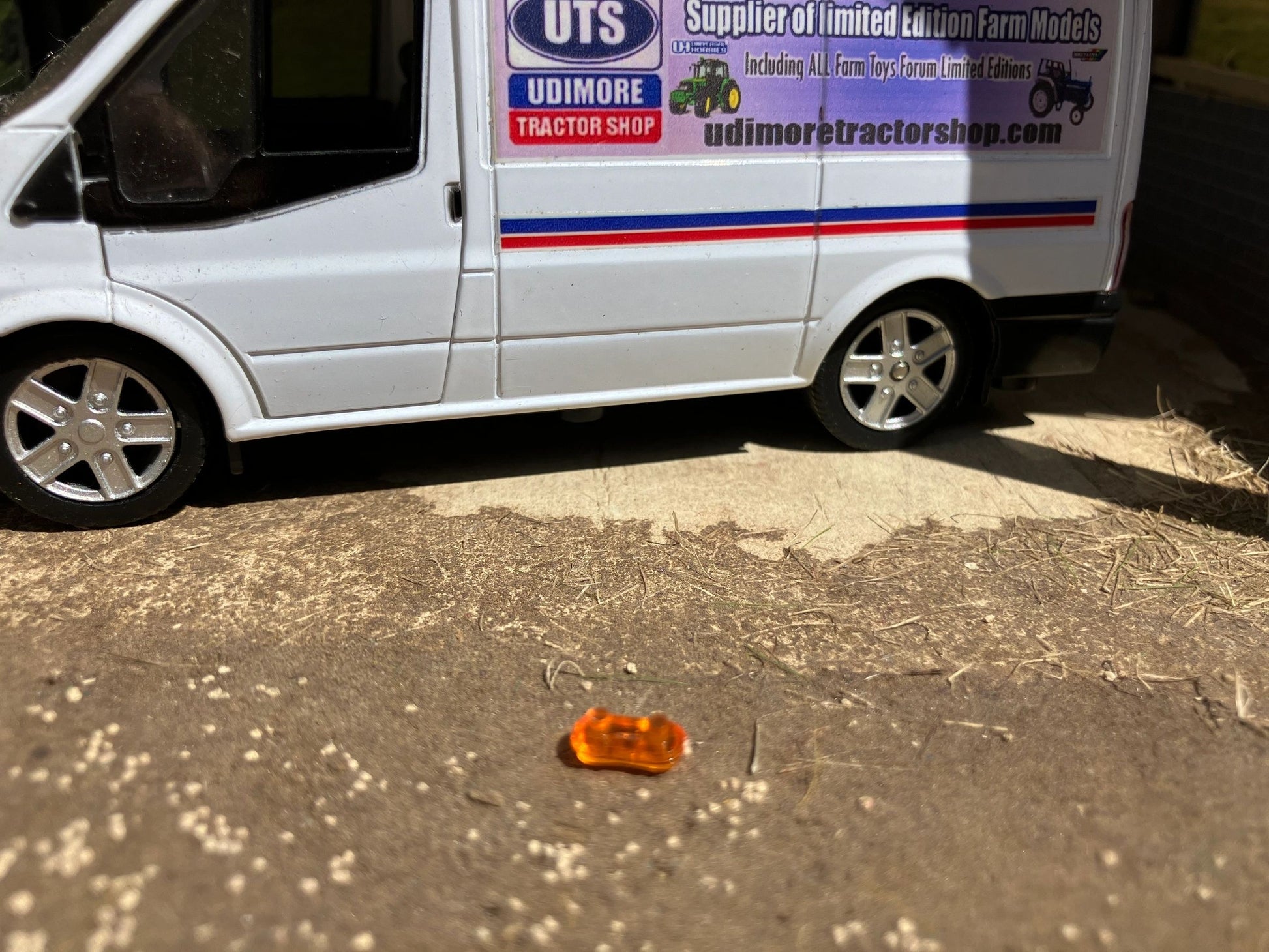 Flashing light bar lamp beacon 8mm x 2.5mm tractor truck 1:32 scale Image 3