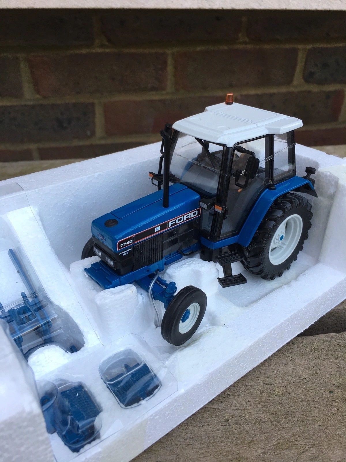 Ford 7740 SLE 2wd tractor conversion White roof 1:32 scale Farm model Image 4