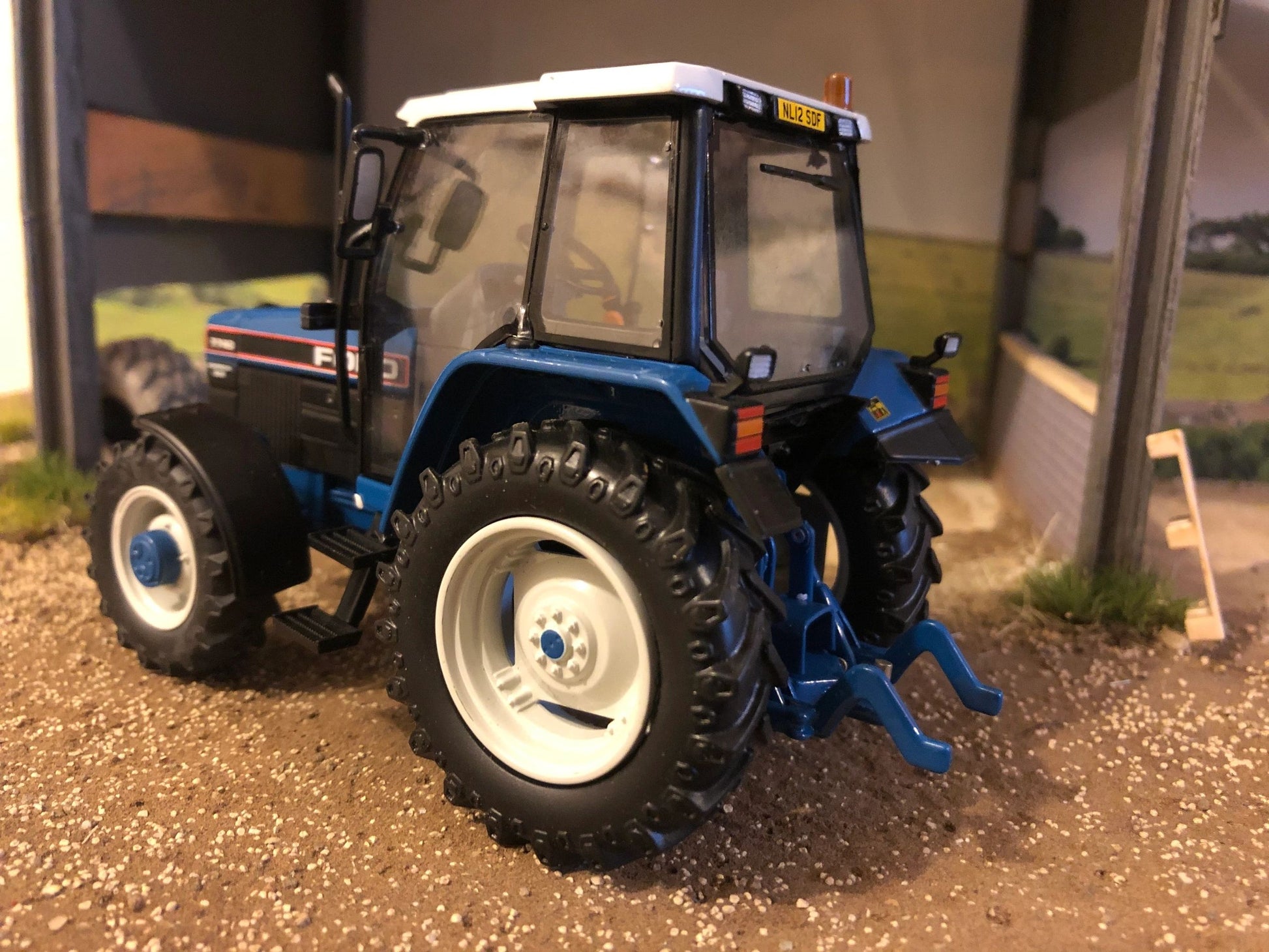Ford 7740 SLE 4wd tractor Conversion White roof 1:32 scale Farm model Image 8