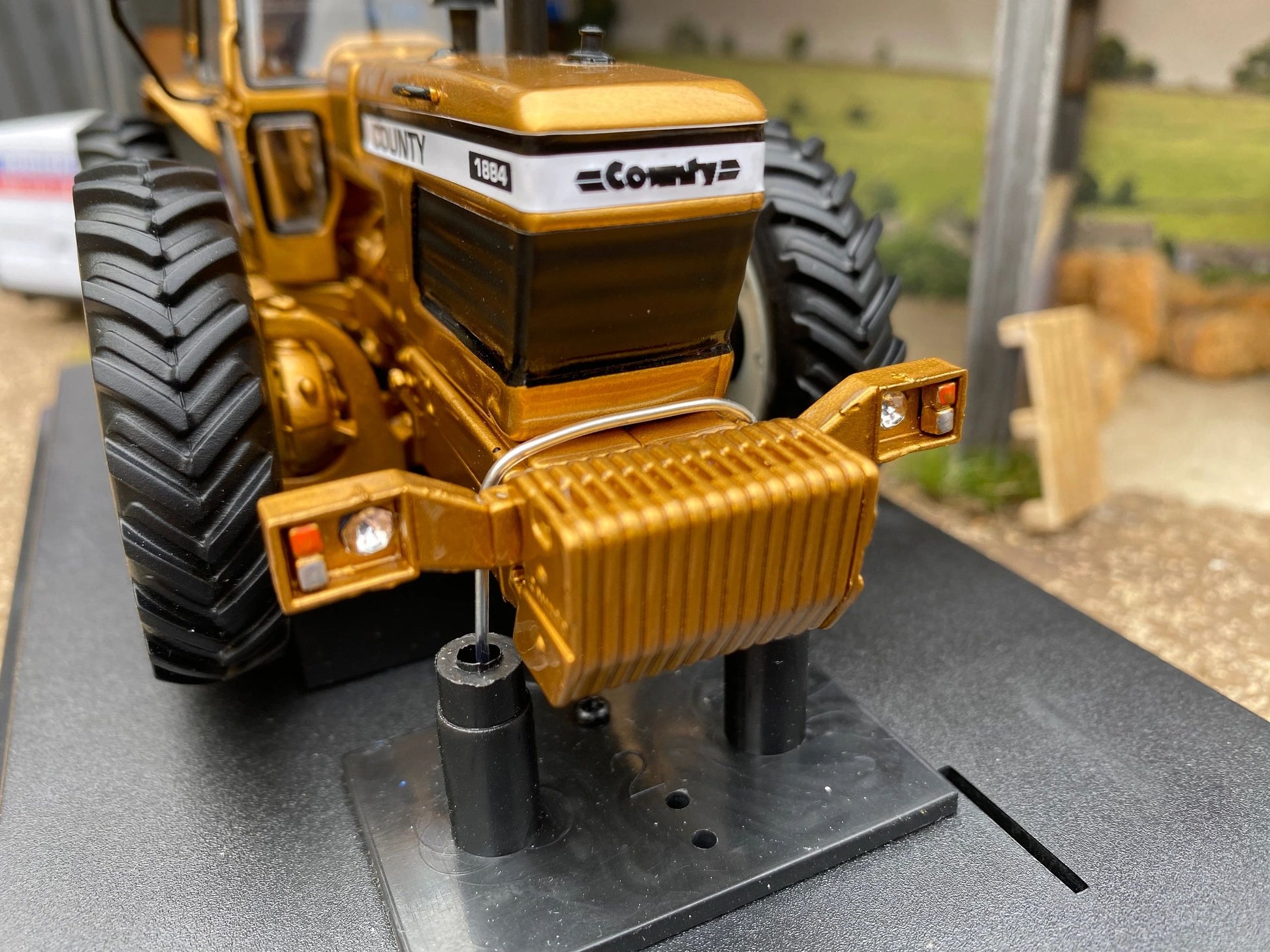 GOLD County 1884 Tractor Conversion 1:32 scale Image 5