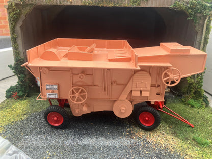 G&M Originals Marshall Threshing Machine 1:32 scale Image 6
