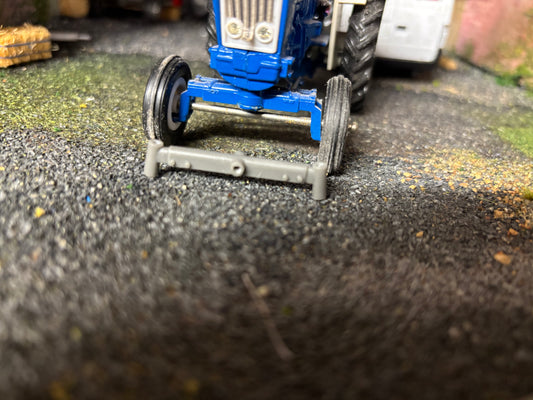 04514 Tractor Front axle 2wd Farm machinery Tractor Artisan32 1:32 scale Britains