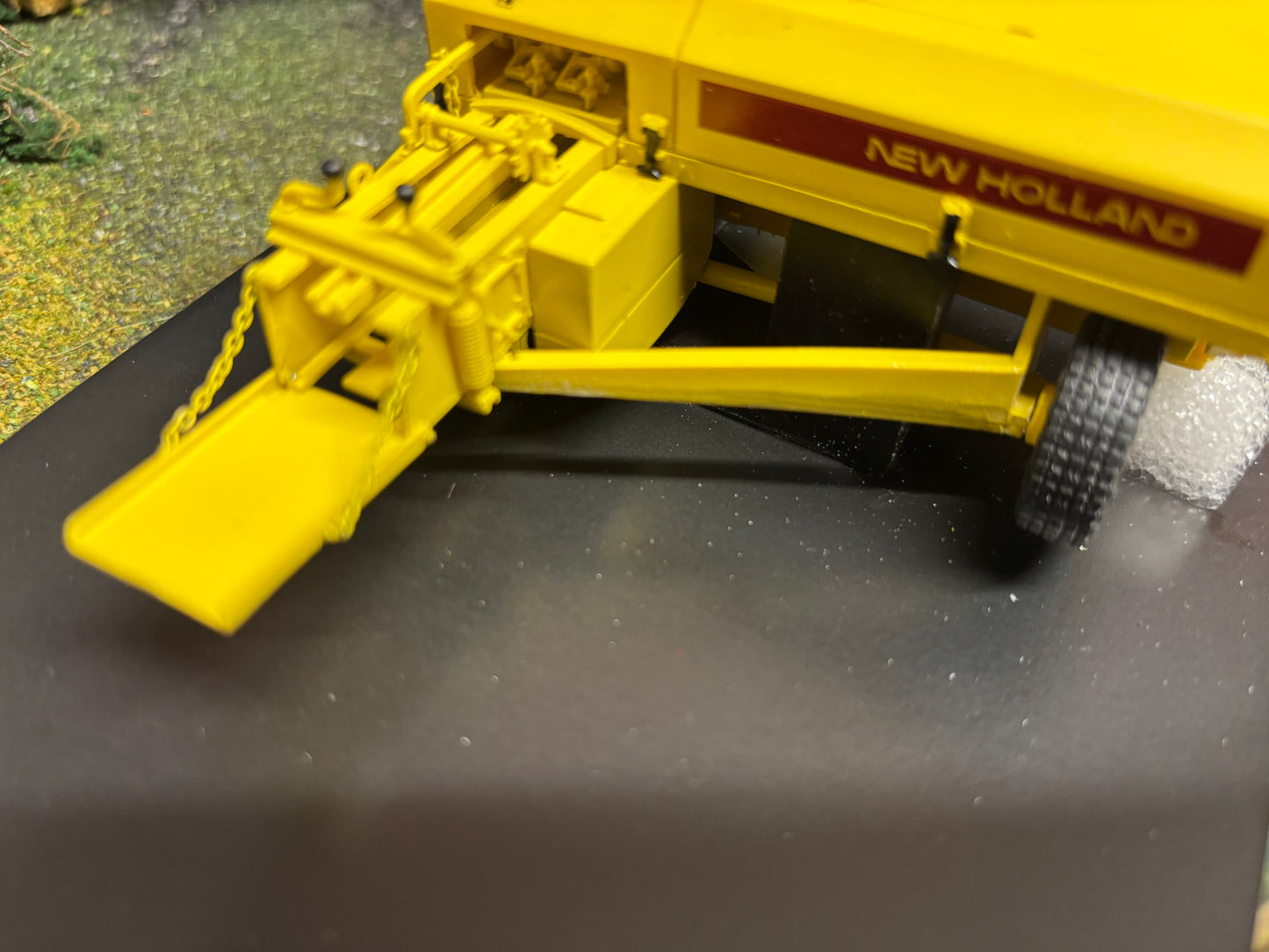 New Holland 940 Hayliner Baler Limited Edition 1:32 scale VKA Models