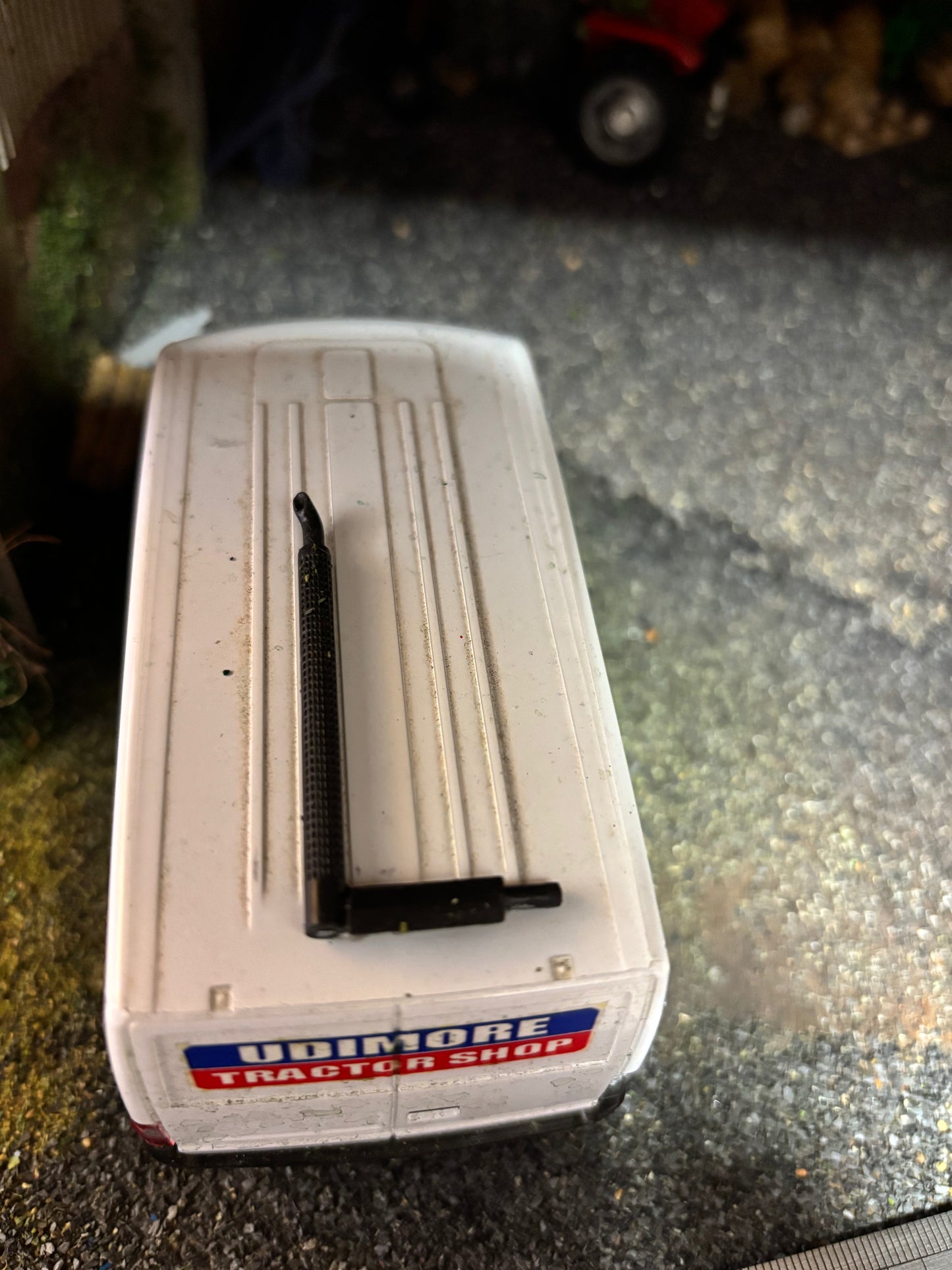04564 Tractor Exhaust 4 Artisan32 farm machinery 1:32 scale