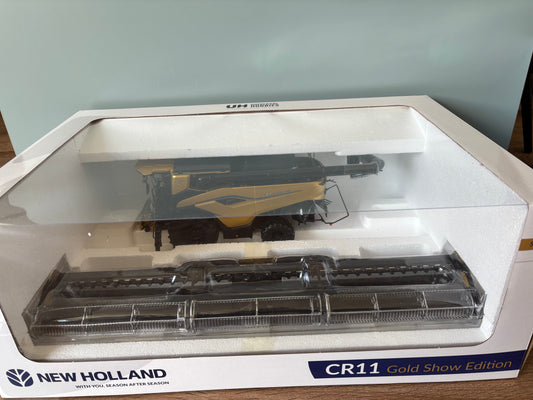 Agritechnica New Holland CR11 Gold Limited Edition 1:32 scale combine harvester model UH6829 in display box.