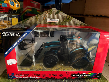 Britains Blue Valtra Front Loader Tractor black wheels 1:32 scale New BOXED 43352