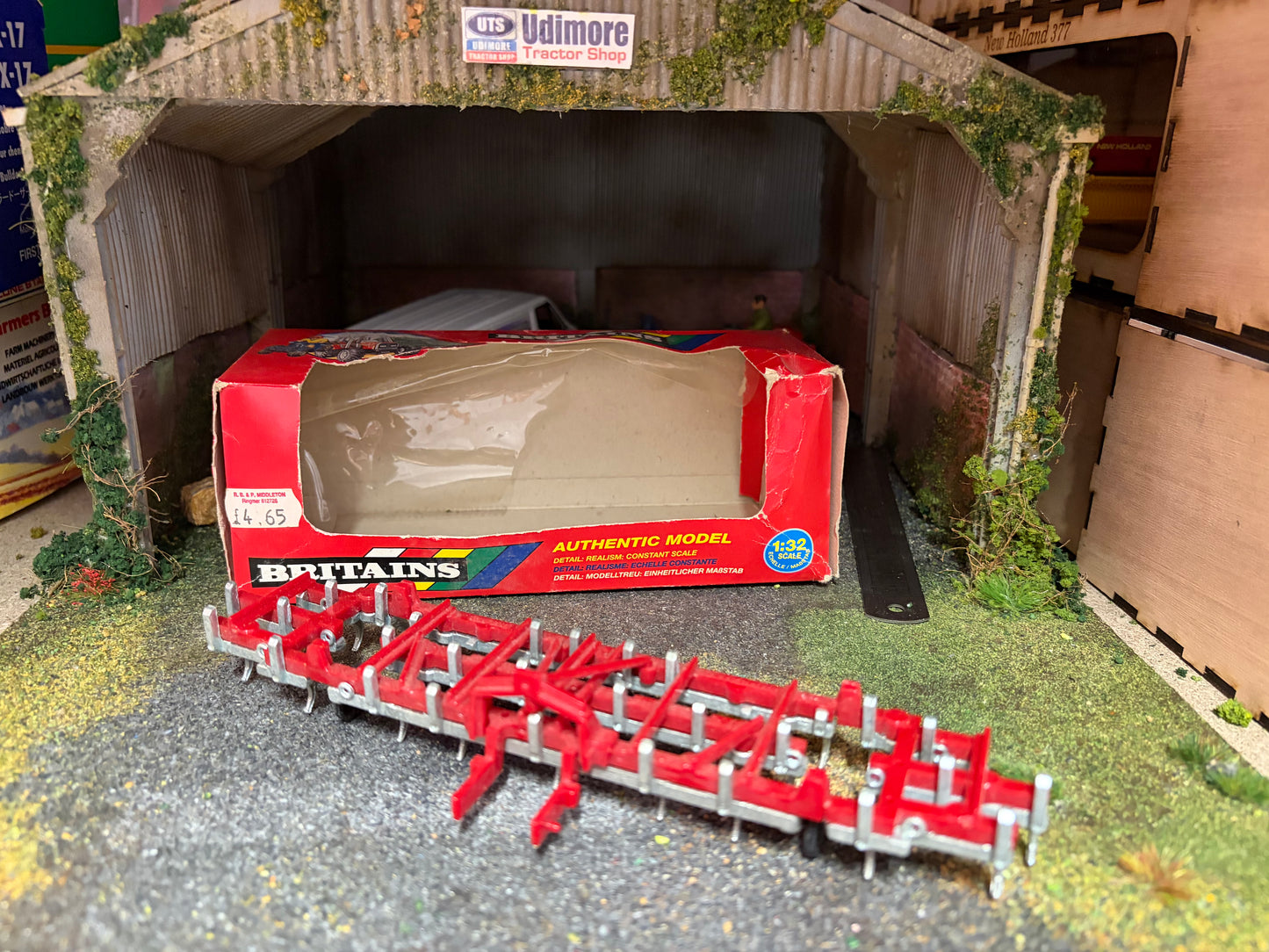 9550 Britains Red Fold Up Cultivator  1:32 scale BOXED VINTAGE Obsolete