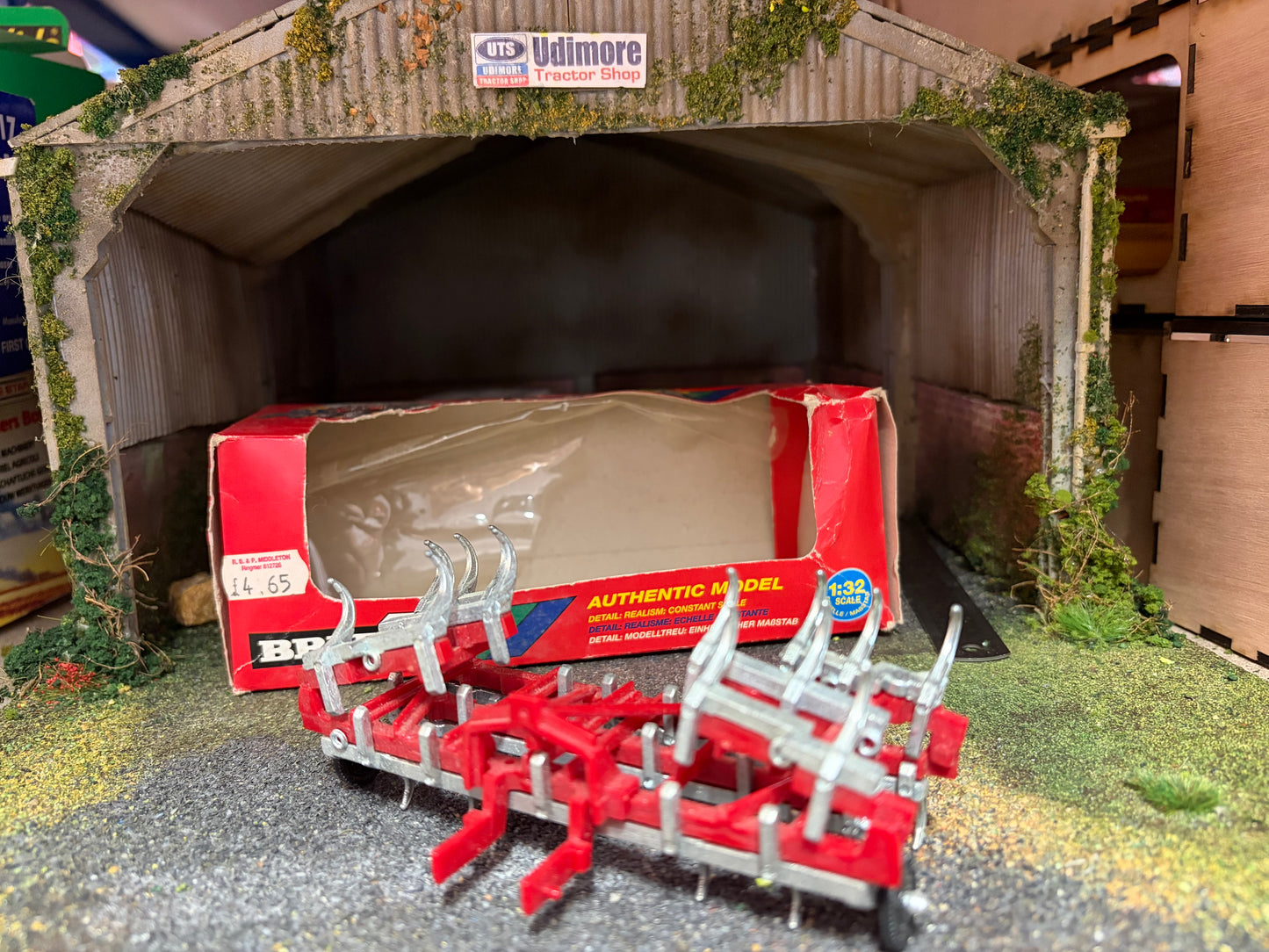 9550 Britains Red Fold Up Cultivator  1:32 scale BOXED VINTAGE Obsolete
