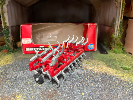 9550 Britains Red Fold Up Cultivator  1:32 scale BOXED VINTAGE Obsolete