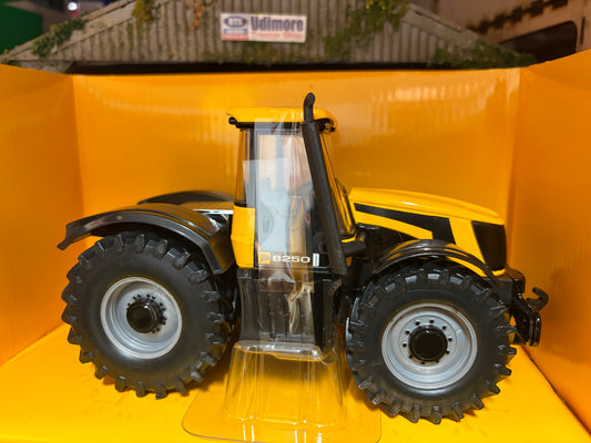 Vintage Britains JCB Fastrac 8250 Tractor 42142 BOXED Obsolete 1:32 Scale (2007)
