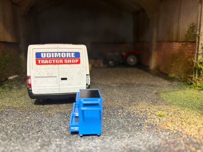 Agri Modelbouw Blue Tool Trolley – Hand Painted – 1:32 Scale – AM-06026