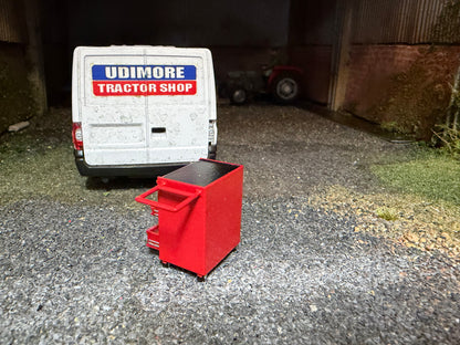 Agri Modelbouw Red Tool Trolley – Hand Painted – 1:32 Scale – AM-06025