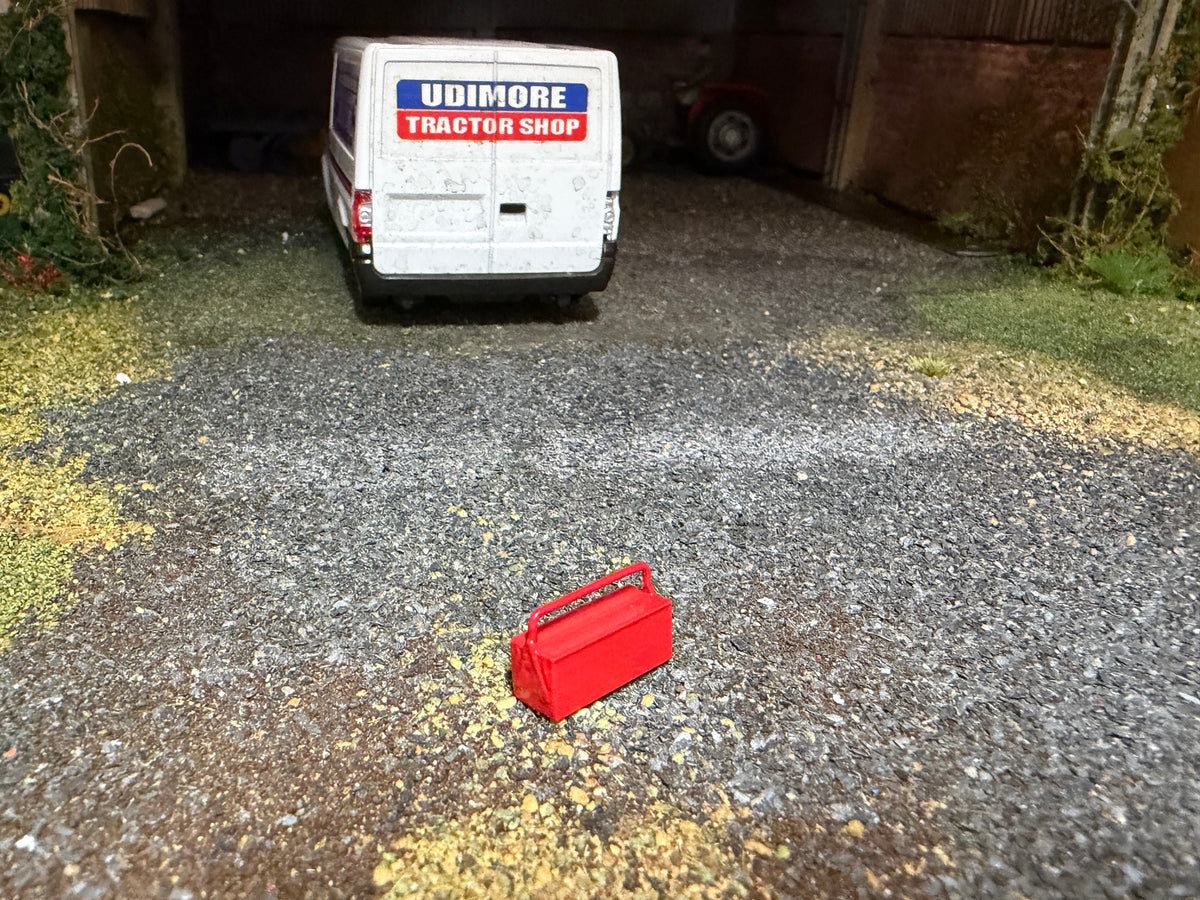 Agri Modelbouw Red Toolbox Type 3 – 1:32 Scale Farm Workshop Accessory – AM-06021