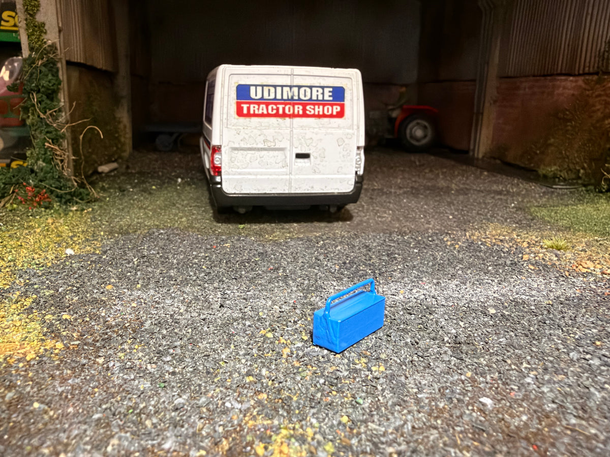 Agri Modelbouw Blue Toolbox Type 3 – 1:32 Scale Farm Workshop Accessory – AM-06024