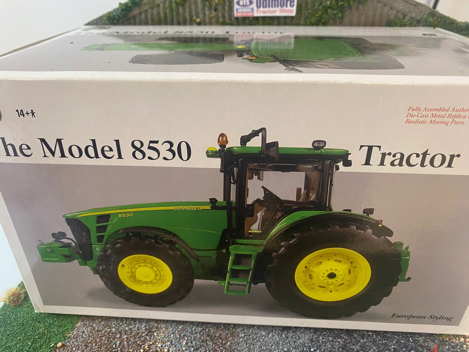 John Deere 8530 Precision Tractor 1:32 scale ERTL coin brochure etc Image 7