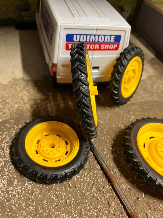 John Deere Tractor Row Crop tyre wheel set 1:32 scale 59mm x 8mm , 46mm x 8mm Image 2
