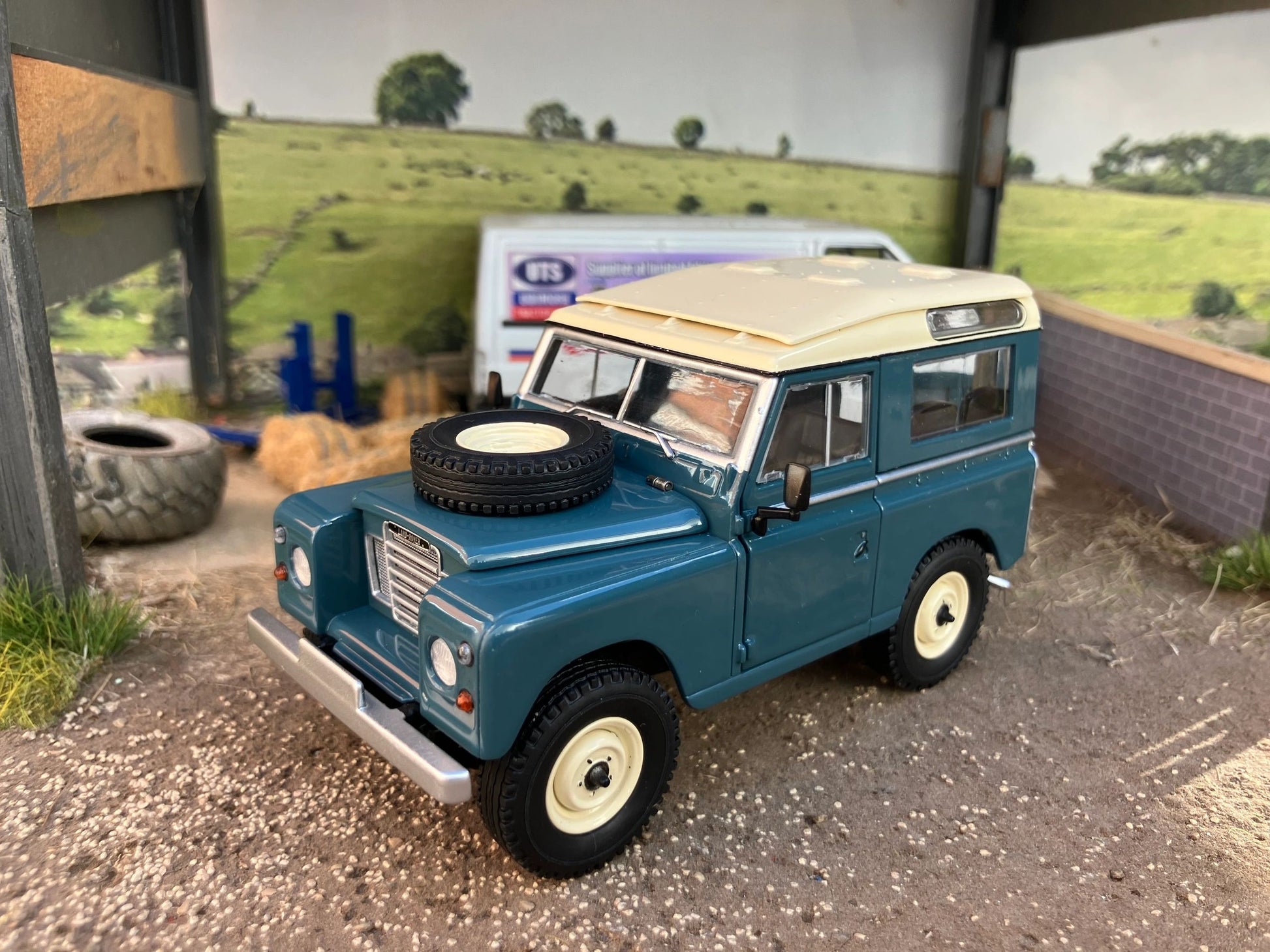 Land Rover Series 3 88 Safari roof marine Blue Marge Models 1:32 scale new boxed MM2421-01 Image 3