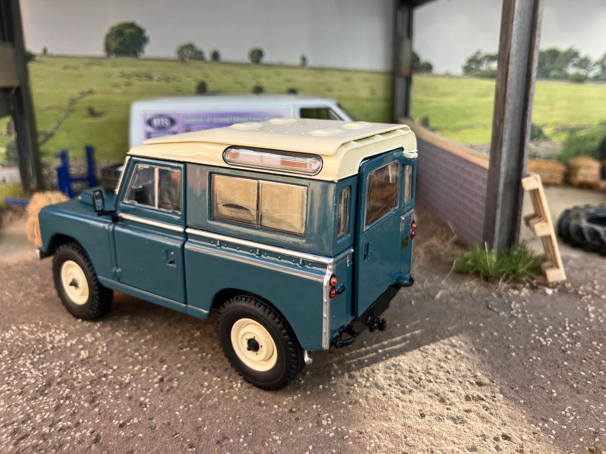 Land Rover Series 3 88 Safari roof marine Blue Marge Models 1:32 scale new boxed MM2421-01 Image 5