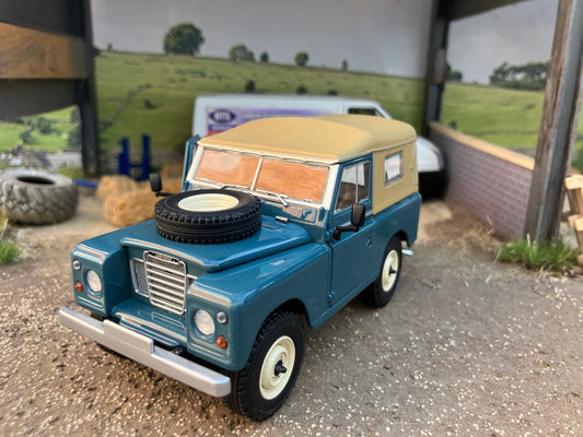 Land Rover Series 3 88 Soft top marine Blue Marge Models 1:32 scale new boxed MM2420-01 Image 2