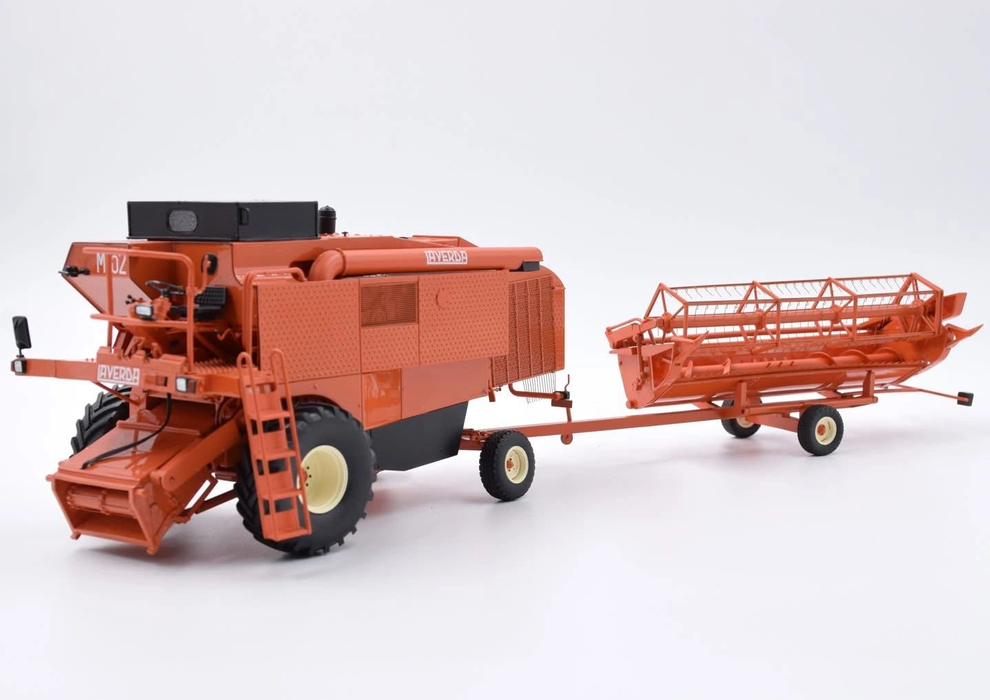 Laverda M152 Combine Harvester Limited Edition Stunning in 1:32 scale VKA Models COLLECTION ONLY Image 5