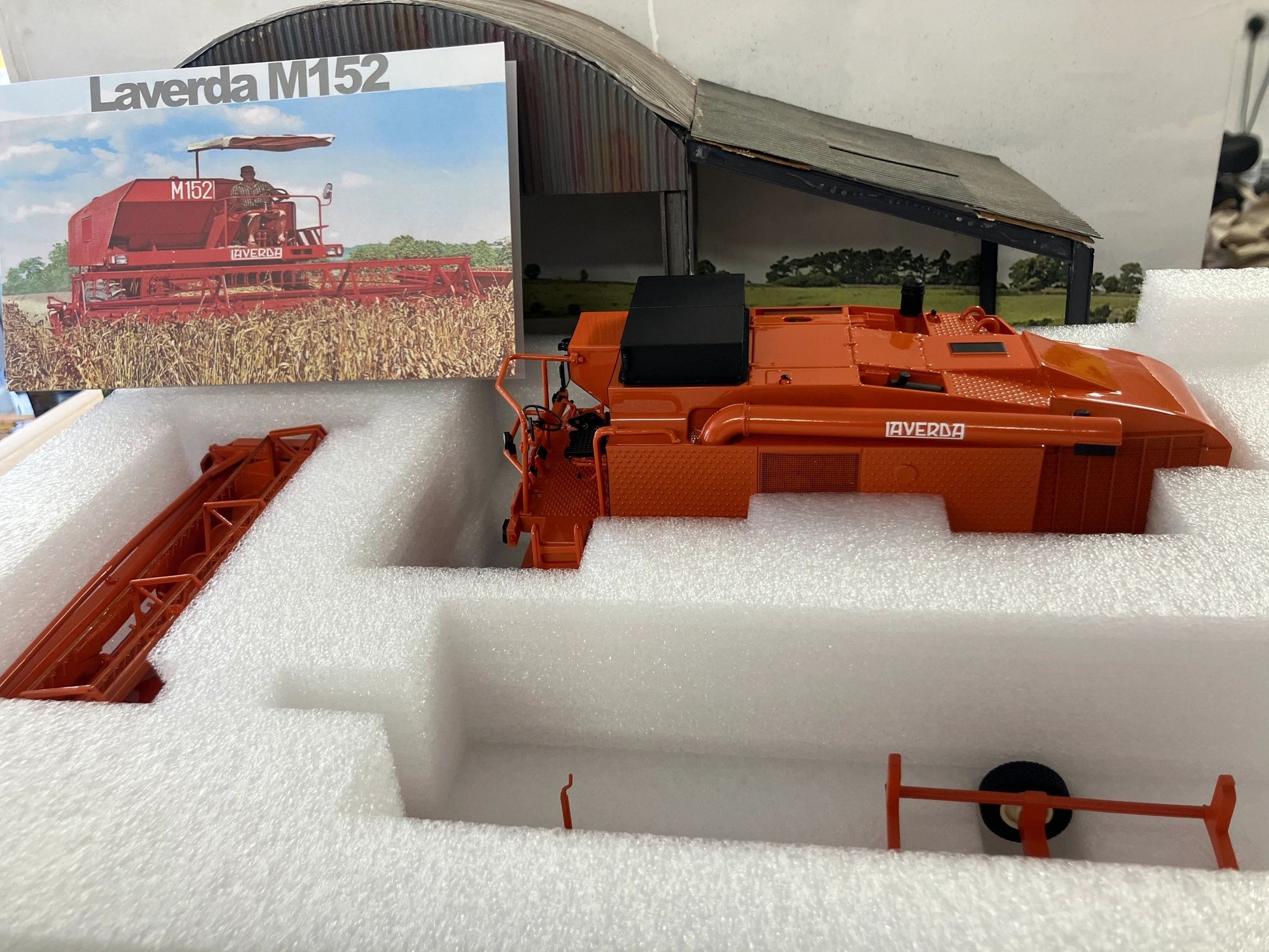 Laverda M152 Combine Harvester Limited Edition Stunning in 1:32 scale VKA Models COLLECTION ONLY Image 8