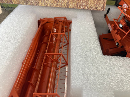 Laverda M152 Combine Harvester Limited Edition Stunning in 1:32 scale VKA Models COLLECTION ONLY Image 9