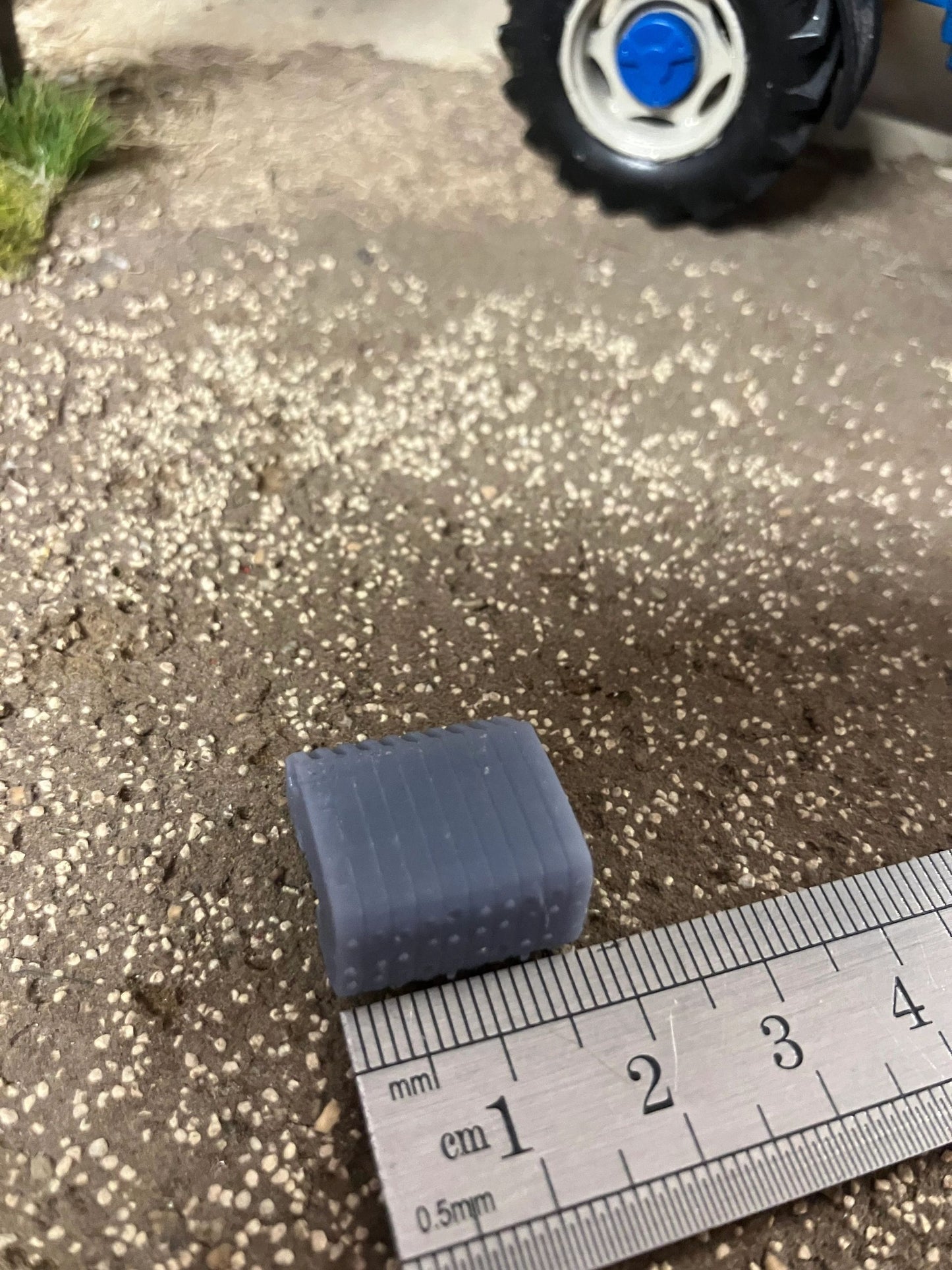 Leyland Tractor front middle weight 1:32 scale Image 3