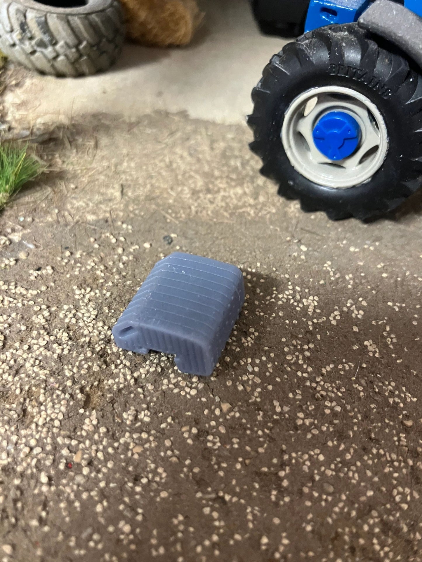 Leyland Tractor front middle weight 1:32 scale Image 4
