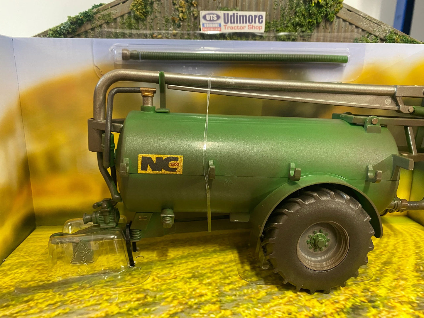 Lightly weathered Britains Green NC Slurry Tanker Roadside conversion 1:32 scale New BOXED 43253 Image 4