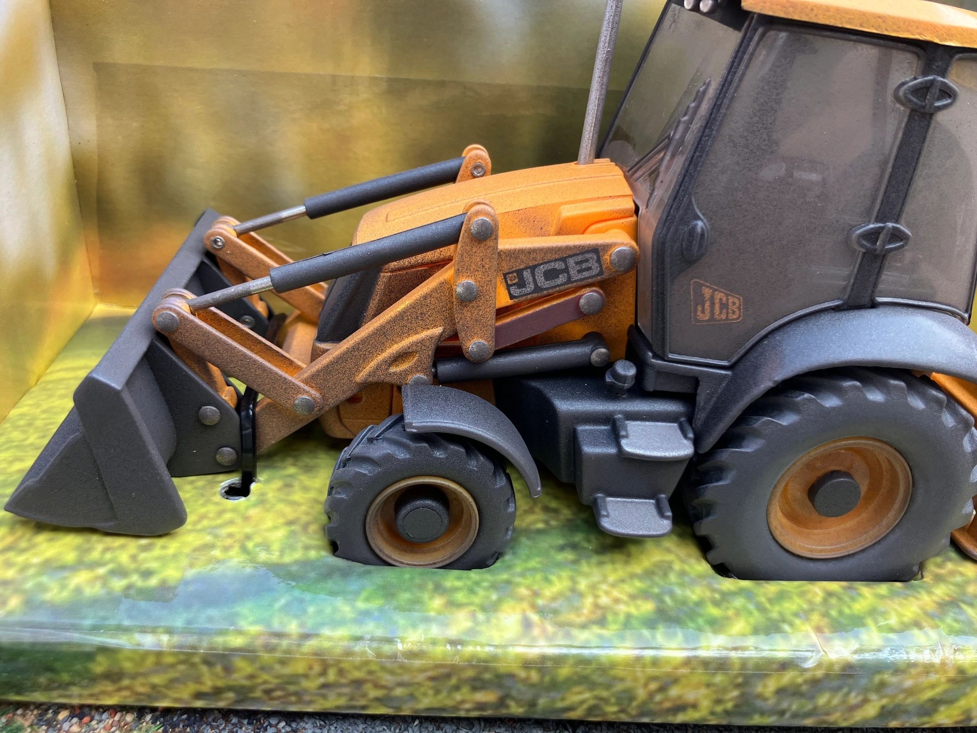 Lightly weathered Britains JCB Backhoe 3CX conversion 1:32 scale New BOXED 46702A1 Image 3