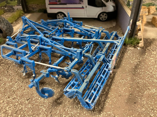 Lightly weathered Universal Hobbies Lemken karat Cultivator conversion 1:32 scale New BOXED Image 2