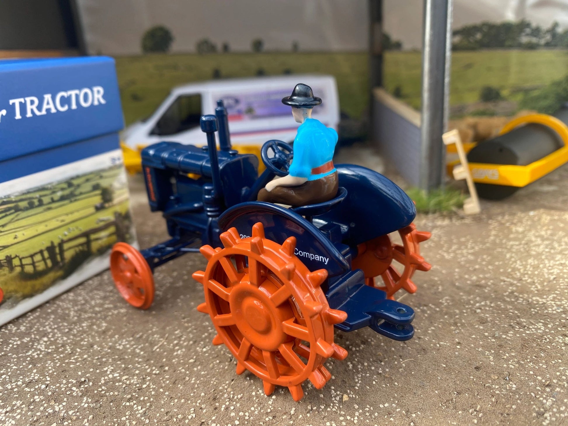 Limited Edition 43378 Britains Fordson Major E27 with Steel spud wheels tractor 1:32 scale New BOXED Image 4