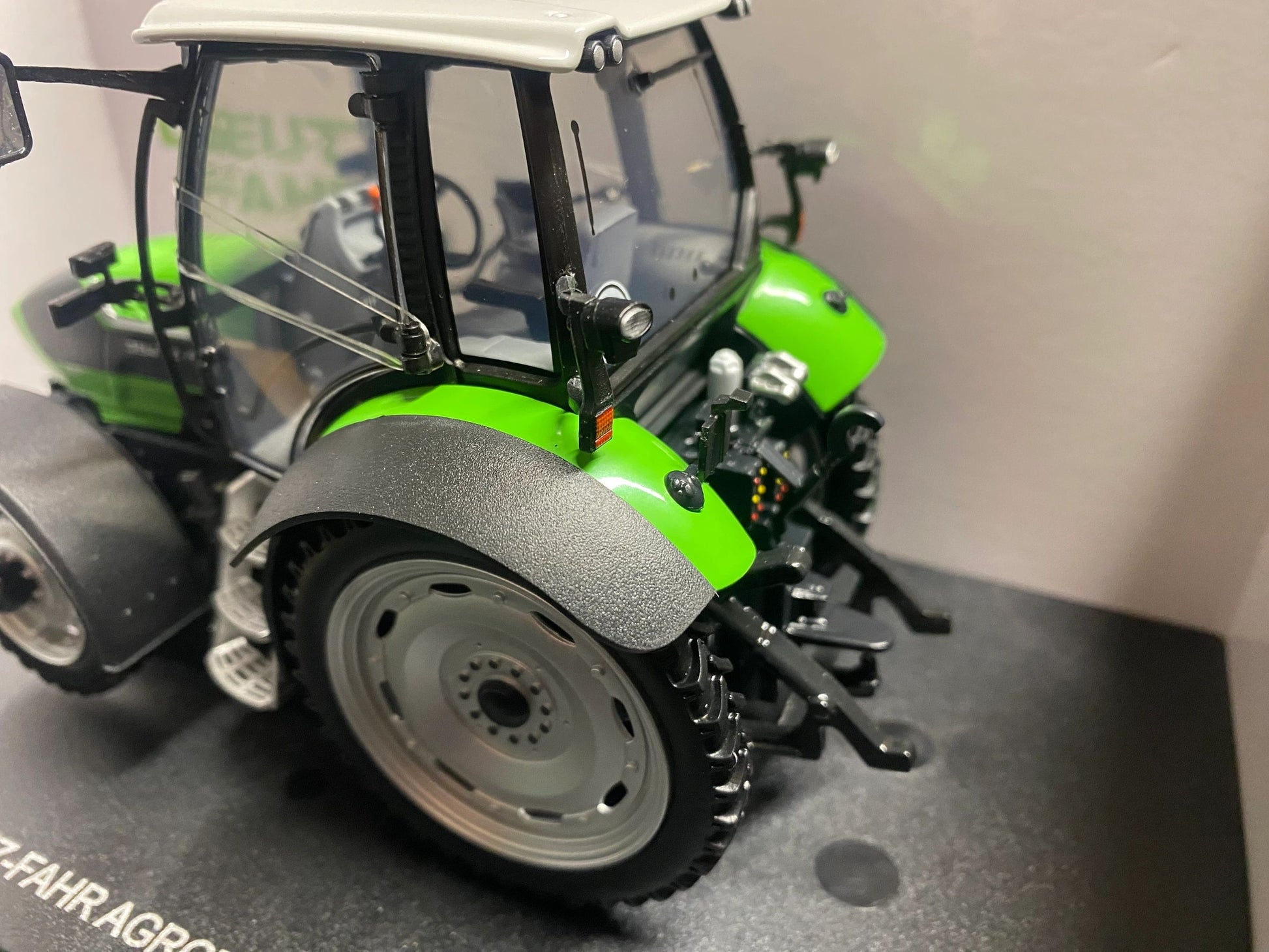 Limited Edition Deutz Fahr 420 TTV Agrotron with narrow row crop wheels Tractor Universal Hobbies UH6697 Boxed Image 3