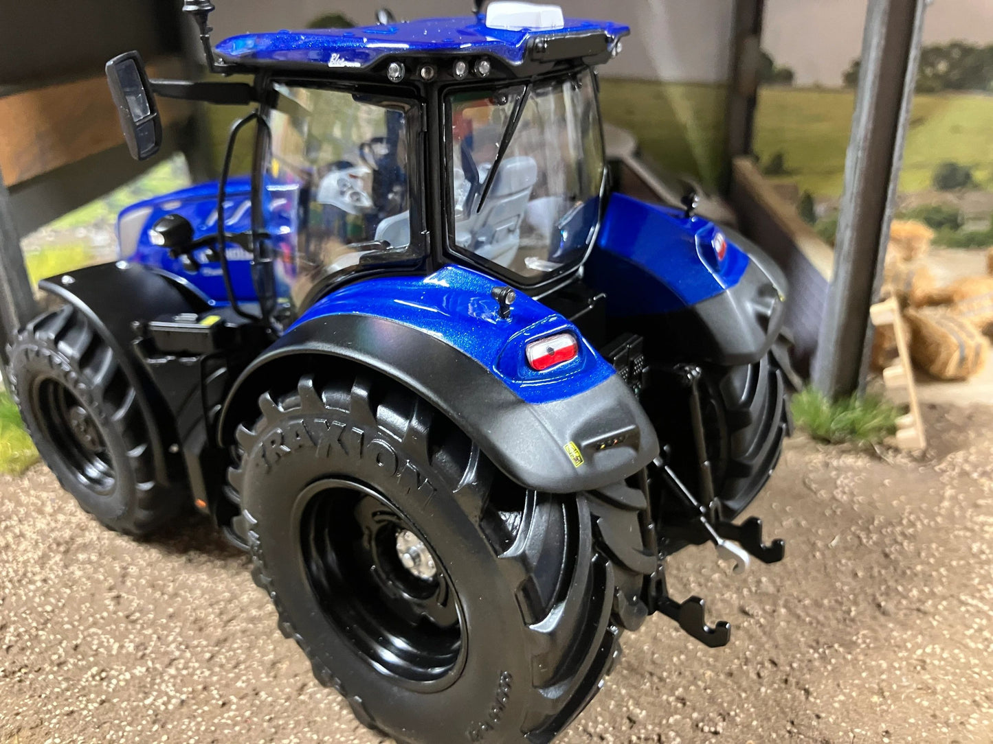 Limited Edition Marge Models New Holland Blue Power T7.340 Tractor Black wheels 1:32 scale Image 3