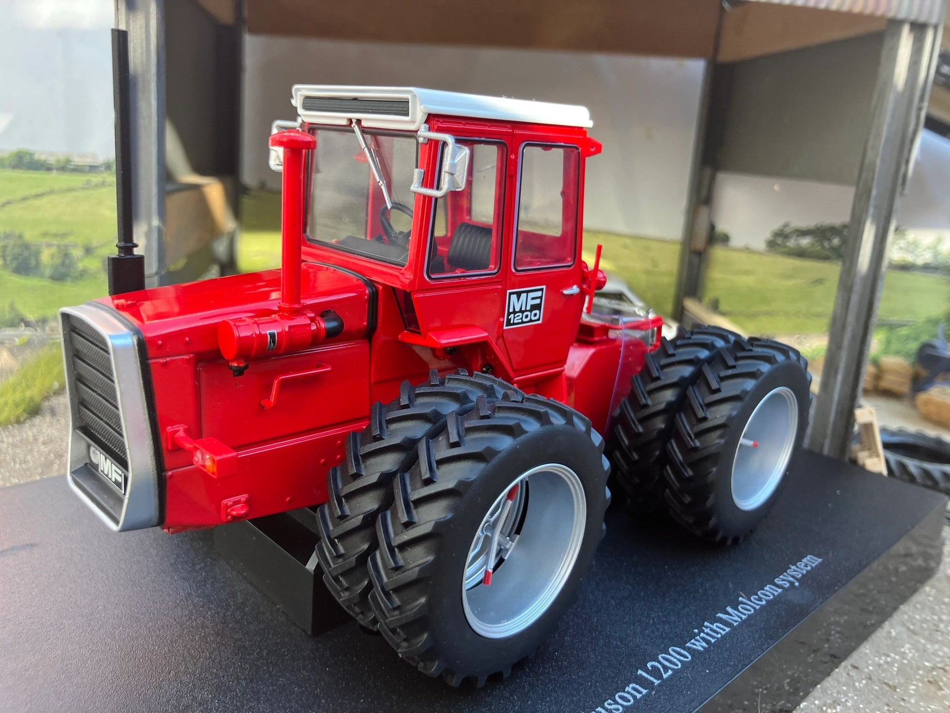 Limited Edition Universal Hobbies Massey Ferguson 1200 Tractor with Molcon duals BOXED 1:32 scale UH6700 Image