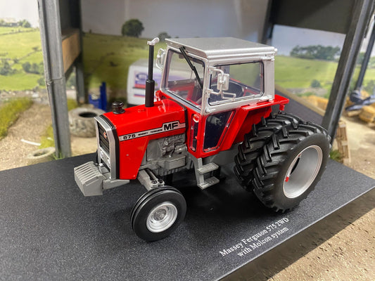 Limited Edition Universal Hobbies Massey Ferguson 575 2wd Tractor red silver cab rear Molcon duals BOXED 1:32 scale UH6767 Image