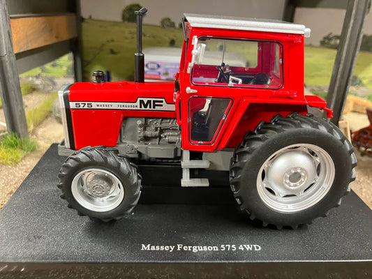 Limited Edition Universal Hobbies Massey Ferguson 575 4wd Tractor red cab Big wheels BOXED 1:32 scale UH6701 Image 2