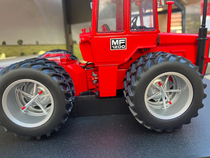 Limited Edition Universal Hobbies Massey Ferguson 1200 Tractor with Molcon duals BOXED 1:32 scale UH6700 Image 3