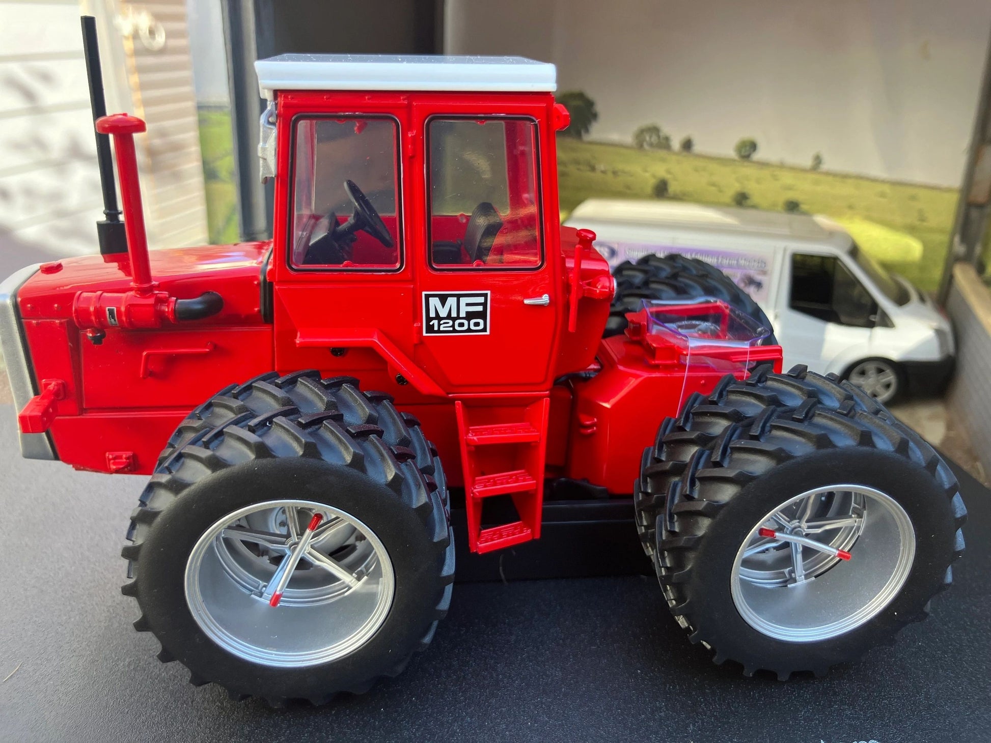 Limited Edition Universal Hobbies Massey Ferguson 1200 Tractor with Molcon duals BOXED 1:32 scale UH6700 Image 7
