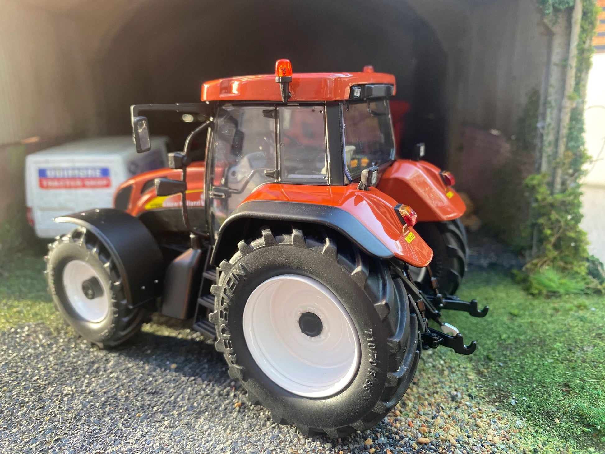 Marge Models Limited Edition Terracotta New Holland T7550 Tractor 1:32 scale Image 5