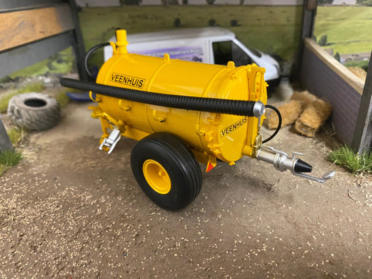 Marge Models Veenhuis Populair 3200 Litre Slurry Tanker 1:32 scale Image 2