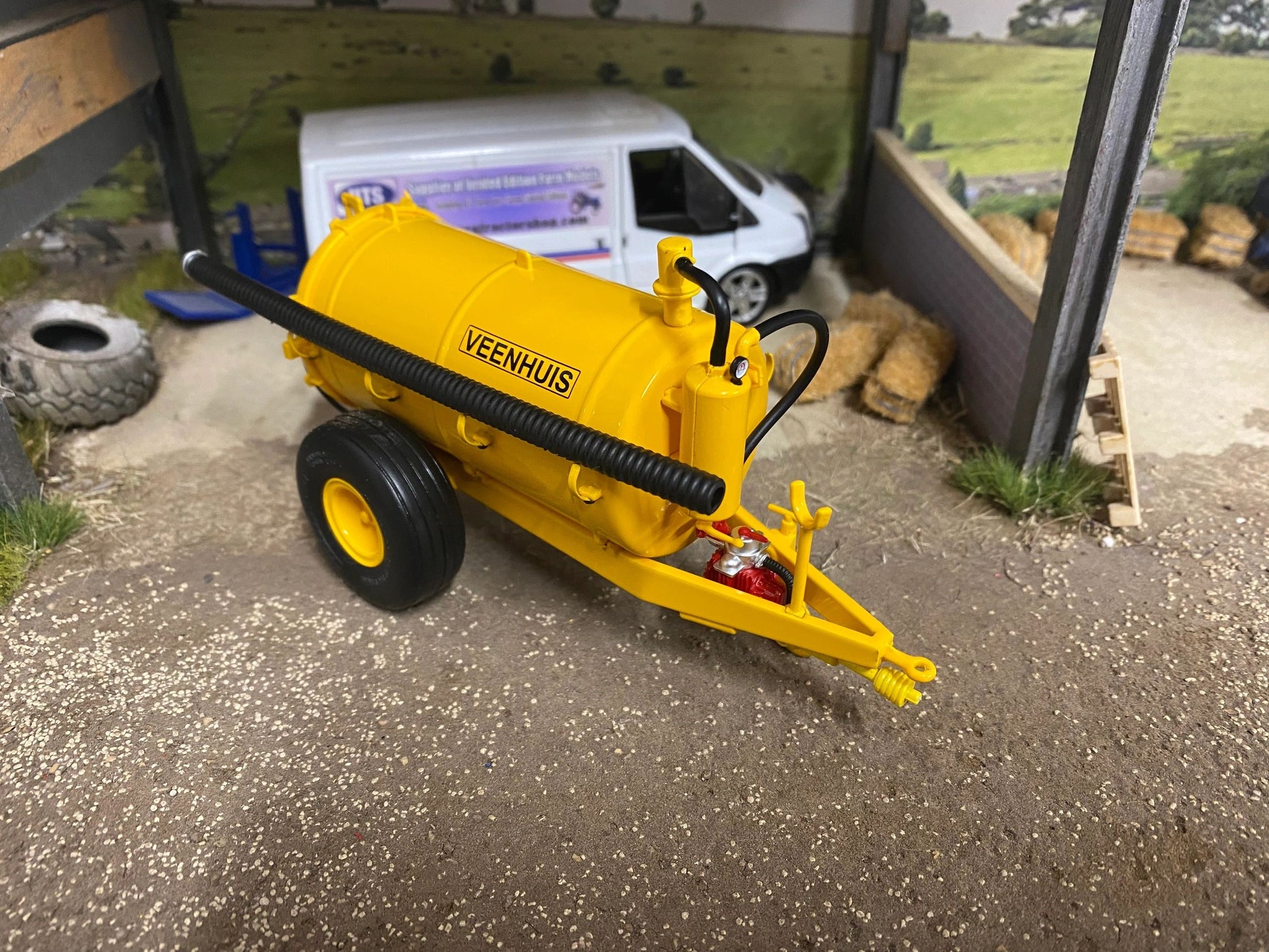 Marge Models Veenhuis Populair 3200 Litre Slurry Tanker 1:32 scale Image 3