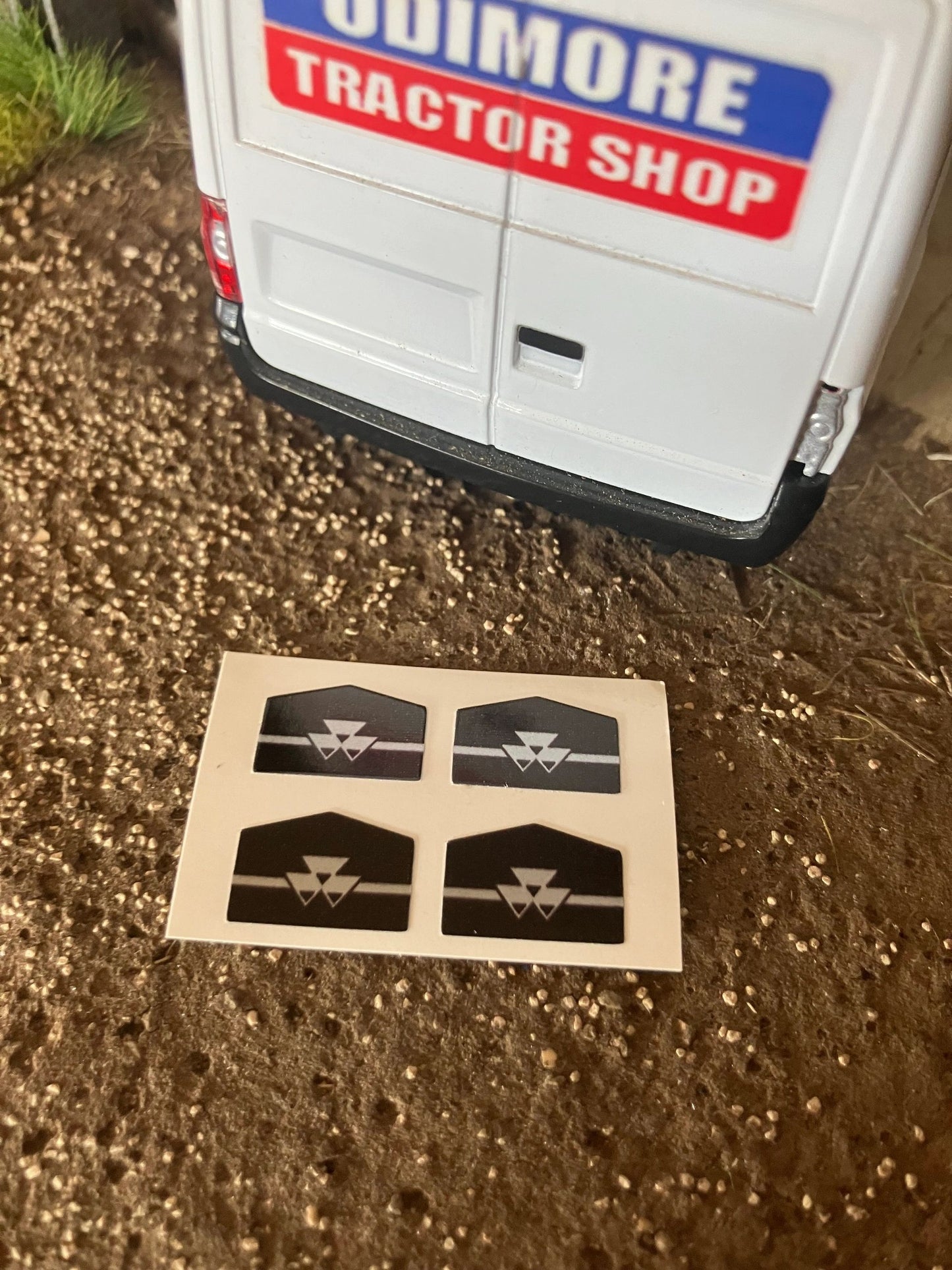 Massey Ferguson 135 165 185 188 Tractor x 4 Professional pre cut Silver black High quality vinyl pack decals Tractor front grill bonnet farm machinery decals 1:32 scale Image
