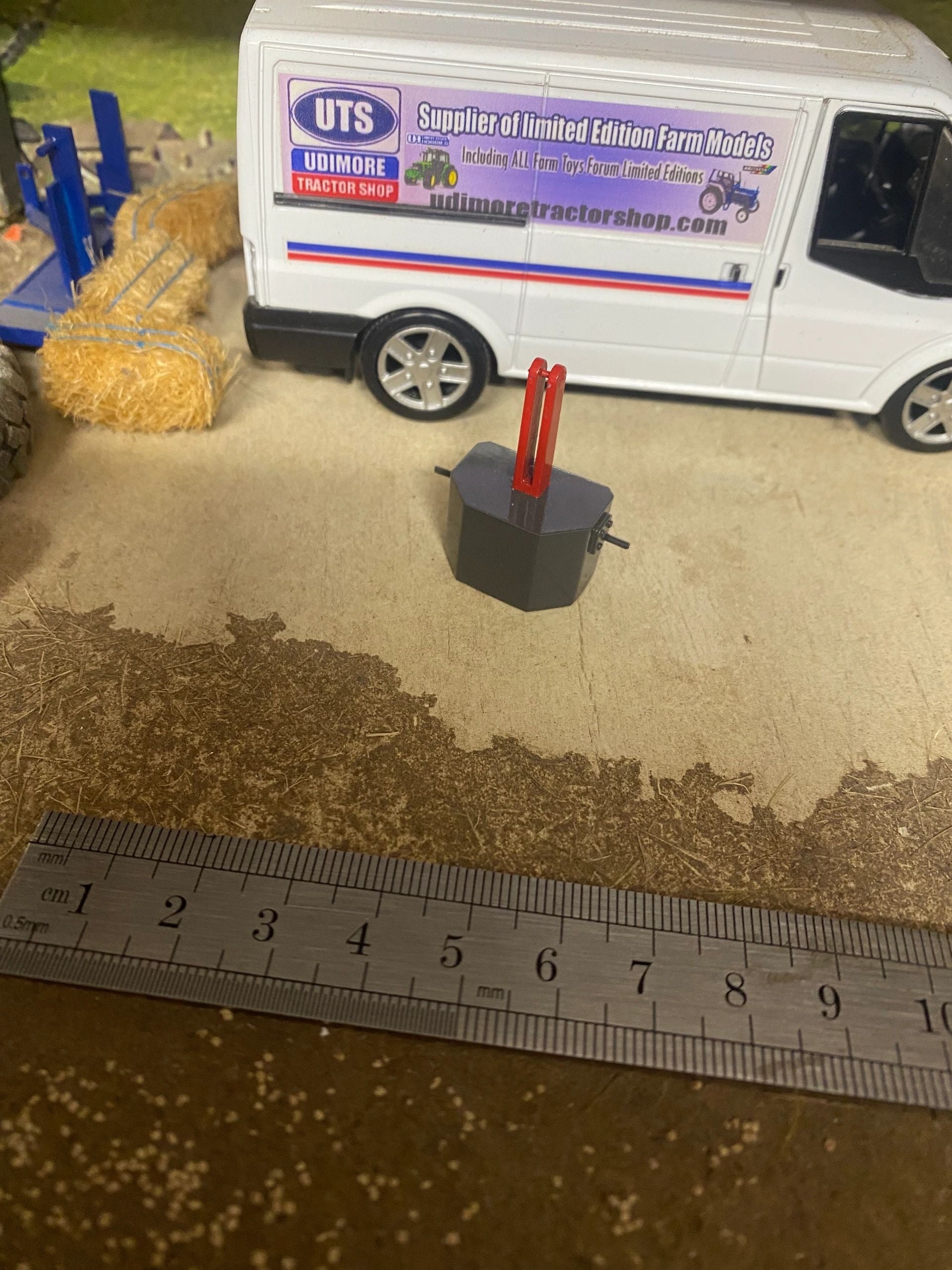 Massey Ferguson Tractor Grey Red Front weight tractor system farm 1:32 scale Image 5