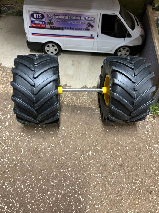 Michelin 1050 Mega X bib floatation wheel set 1:32 scale 58mm x 33mm Image 2