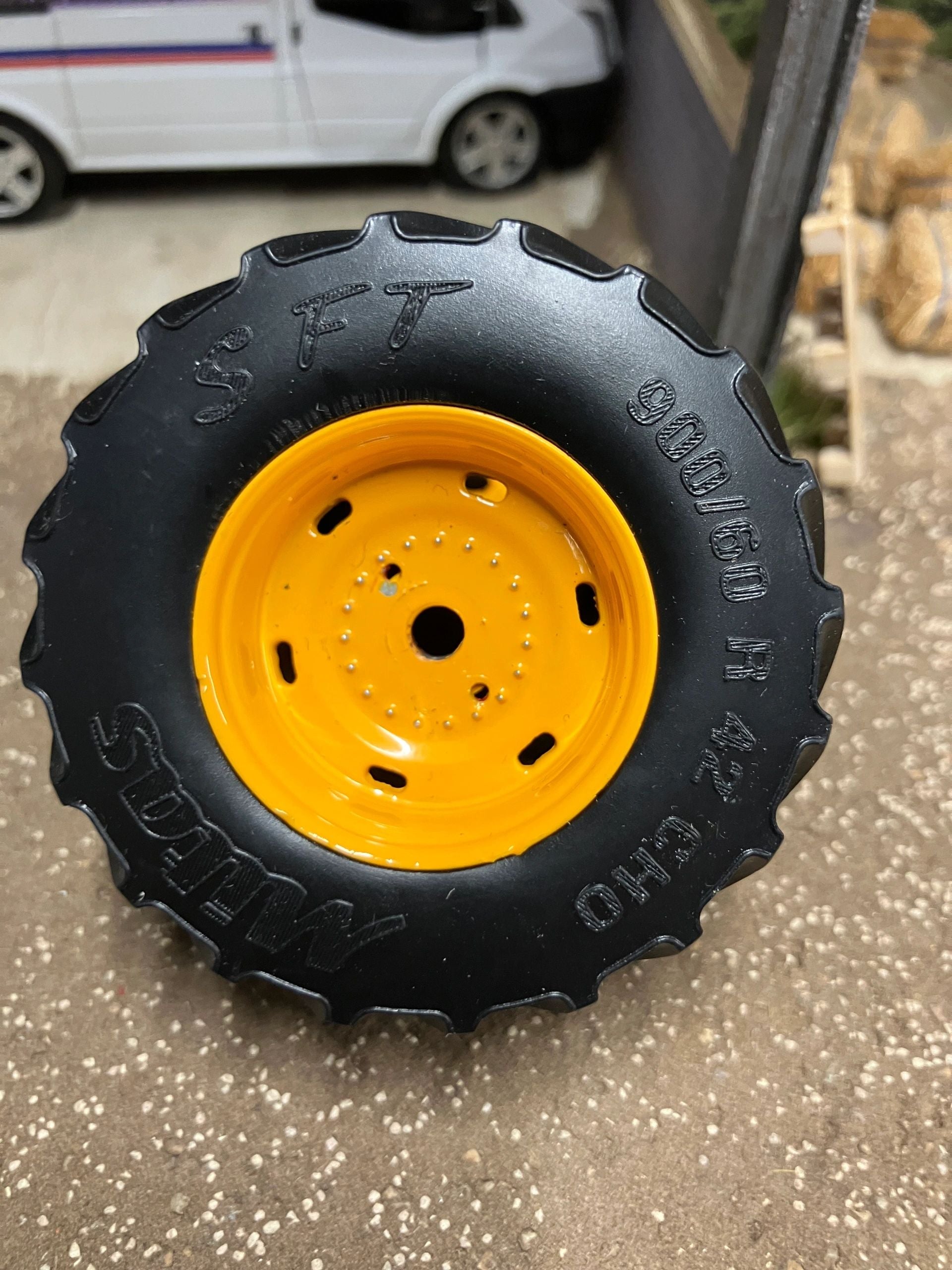 Mitas 900/60 R42 Tractor wheel set 1:32 scale 65mm x 28mm Image 4