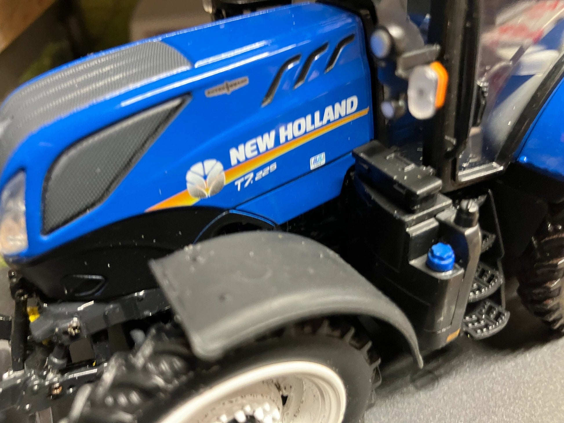 New Holland T7.225 Tractor Conversion Row crops narrow wheels 1:32 scale Image 3