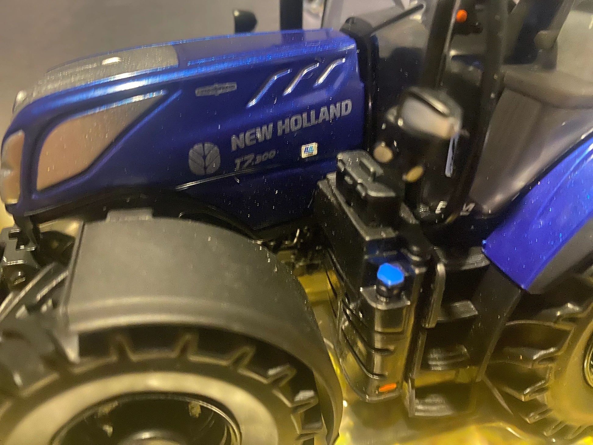 New Holland T7.300 Blue Power Tractor black wheels Conversion 1:32 scale Image 3